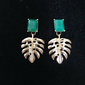 BNWT fashion tropical leaf dangle earrings
